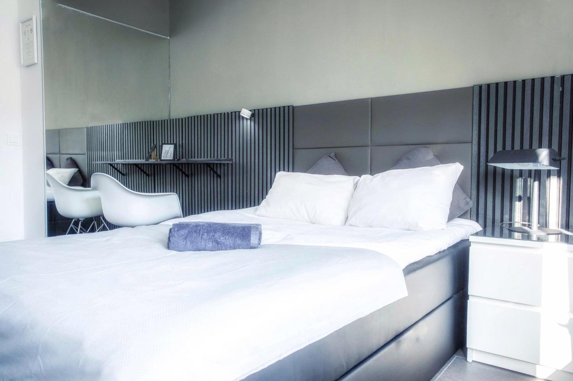Appartement Charmantes Studio In Bestlage Im Stadtzentrum Mit Balkon & Self Checkin - City Loft 3 -